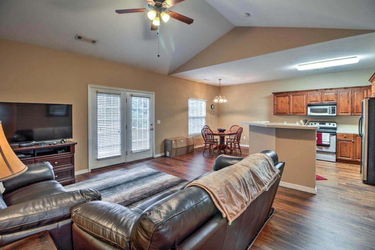 Branson Home With Deck Walk To The Strip And Creek! المظهر الخارجي الصورة