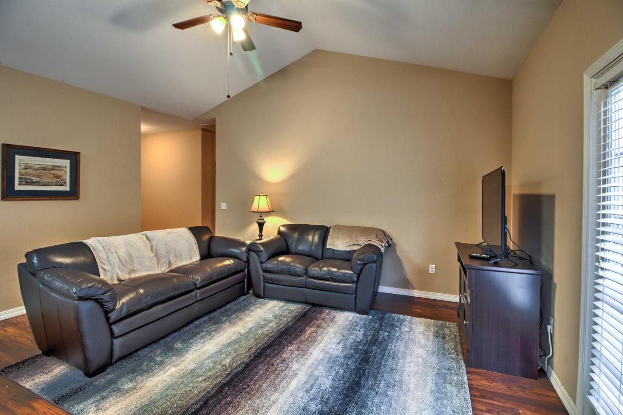 Branson Home With Deck Walk To The Strip And Creek! المظهر الخارجي الصورة